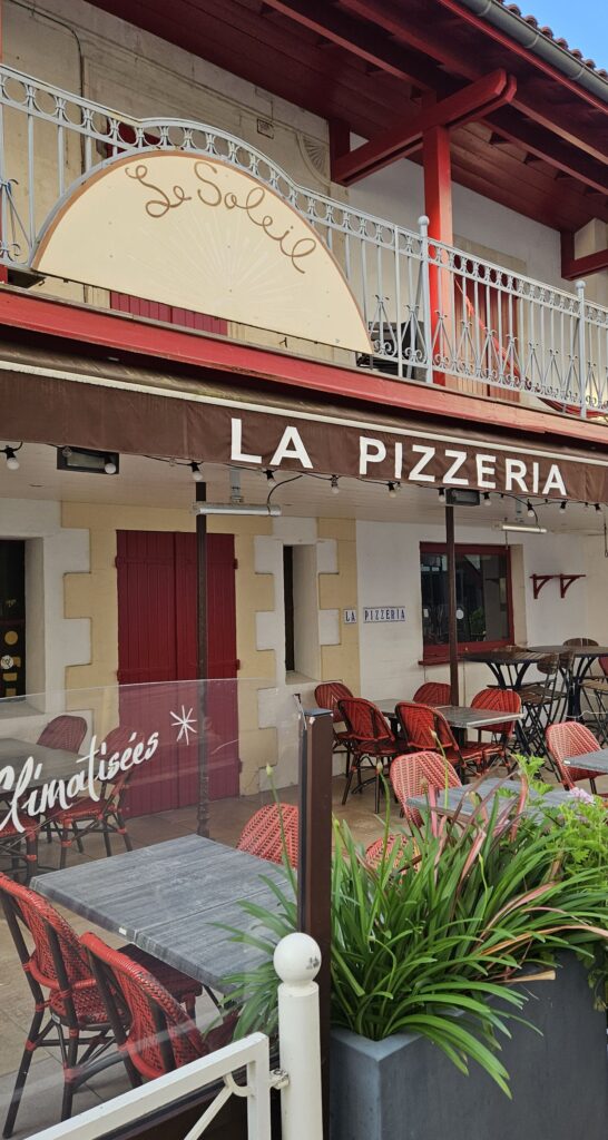 La devanture du restaurant "La Pizzeria Jehenne" à Arcachon