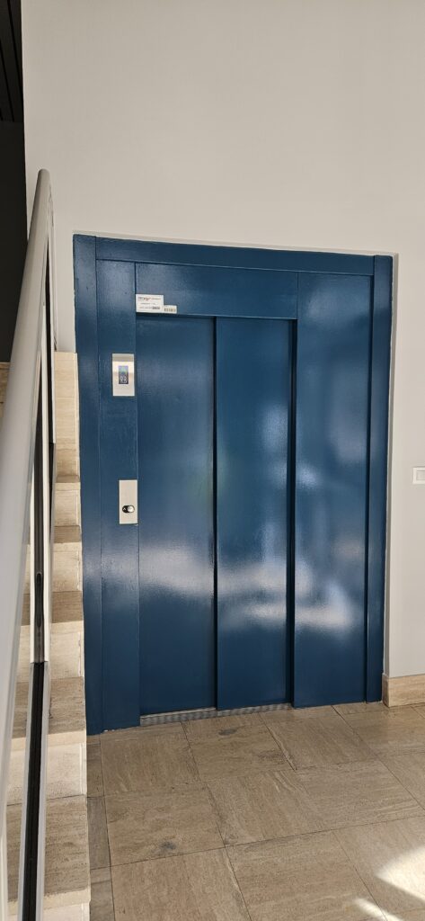 Ascenseur de la location saisonnière Les Cinq Balcons d'Arcachon