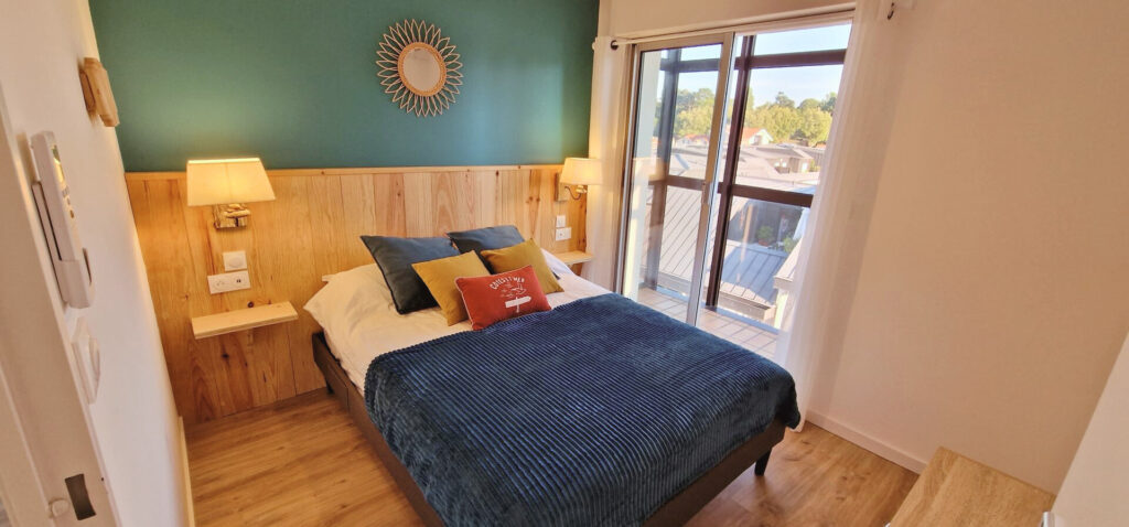 Chambre turquoise de la location saisonnière Les Cinq Balcons d'Arcachon