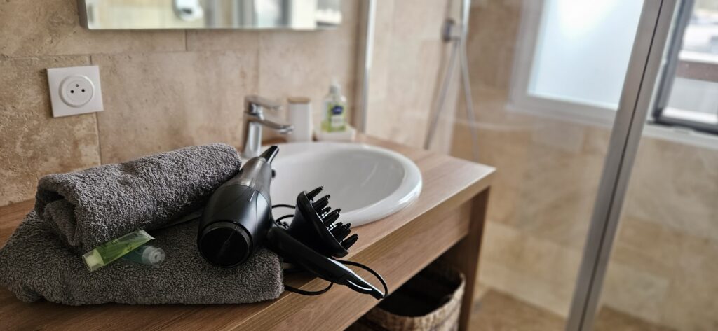 Equipement salle d'eau