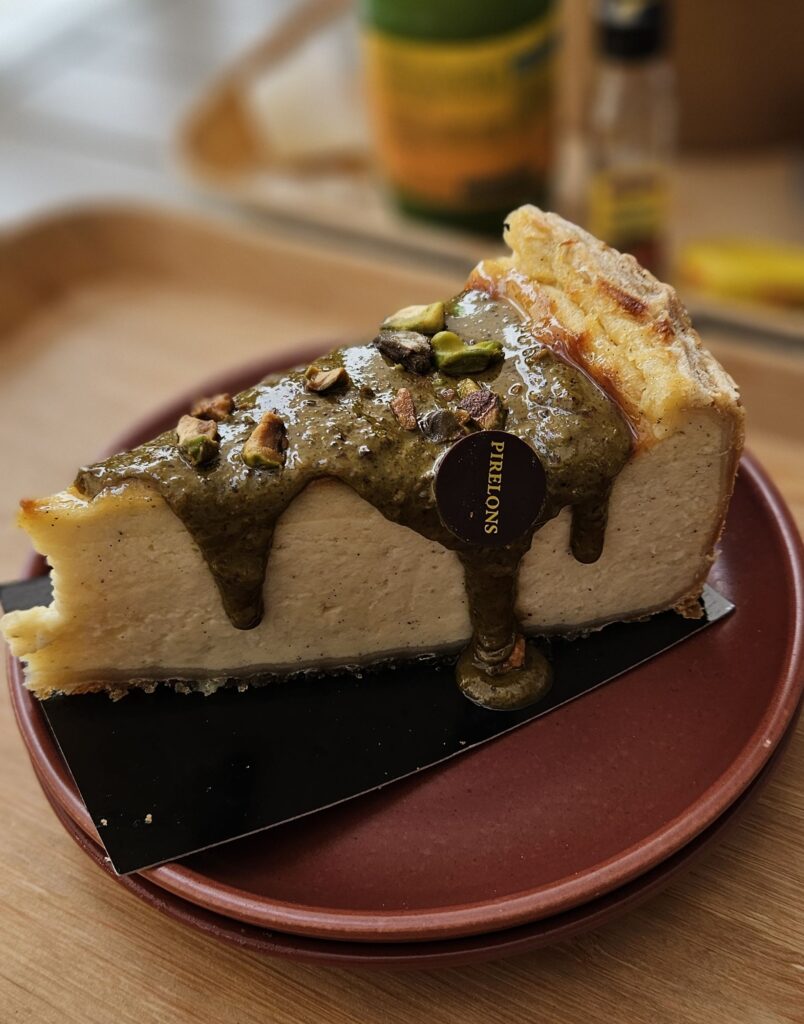 Une des douceurs d'Arcachon à ne pas manquer: le flan aux pistaches de la boulangerie des Pilerons