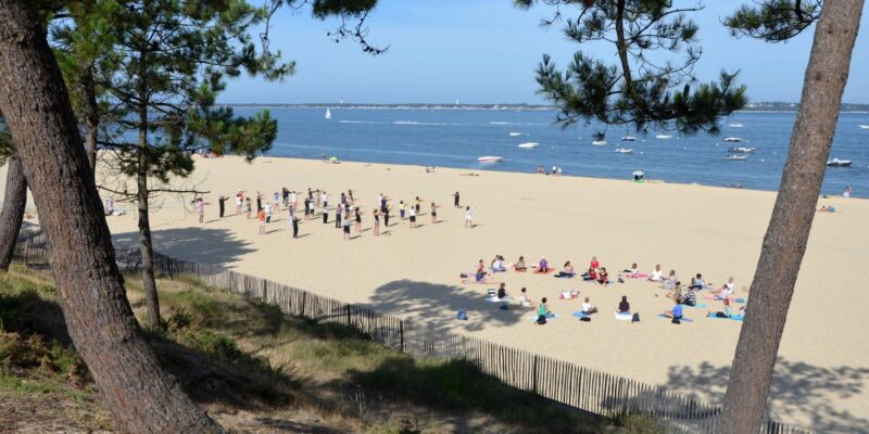 Yoga sur la plage Pereire à Arcachon