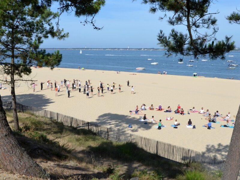 Yoga sur la plage Pereire à Arcachon