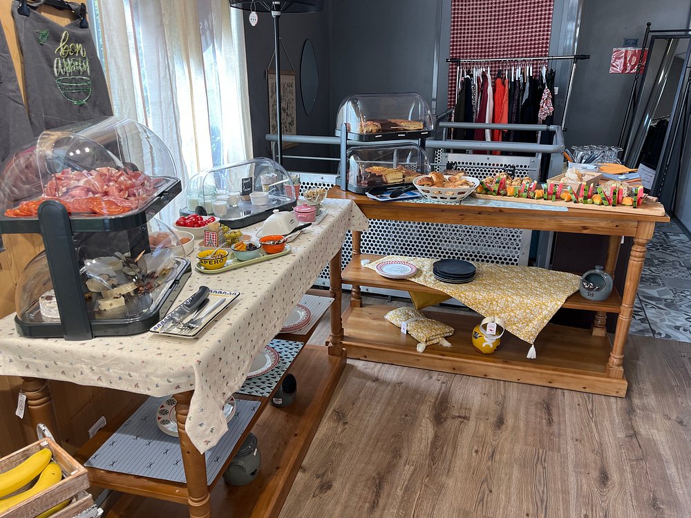 Le buffet du restaurant Maison et Tartine