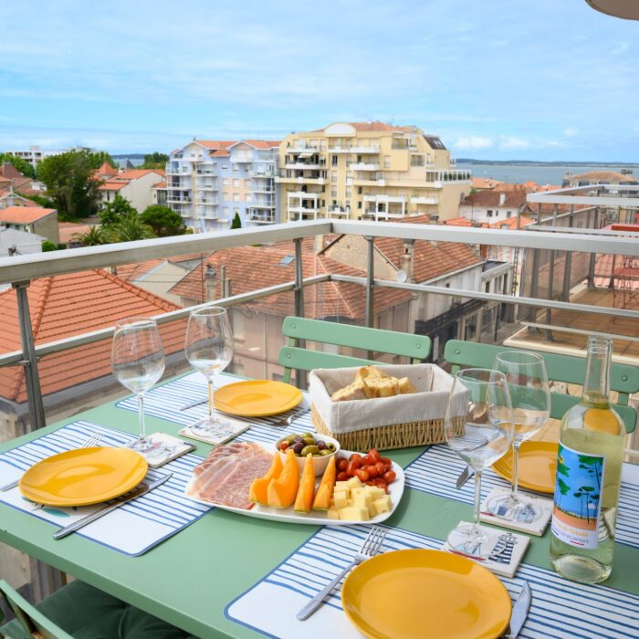 Les Cinq Balcons d'Arcachon - Aquila Appartement de location saisonnière de 2 à 4 personnes avec vue sur le bassin