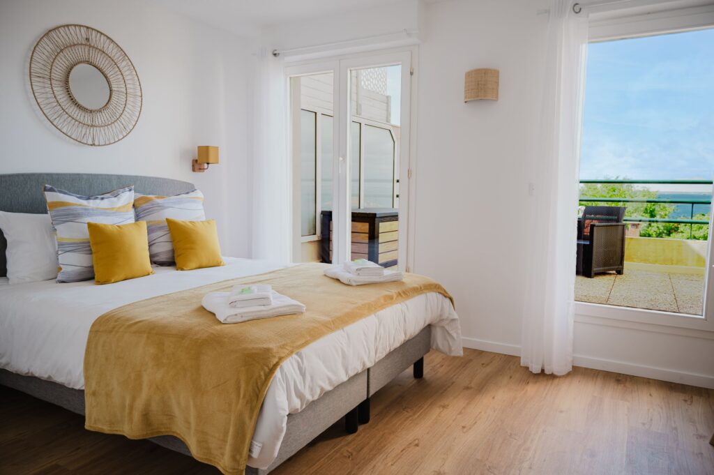 Chambre avec vue sur le bassin