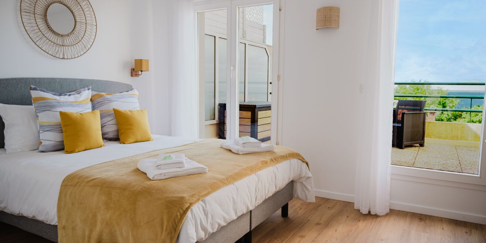 Chambre avec vue sur le bassin